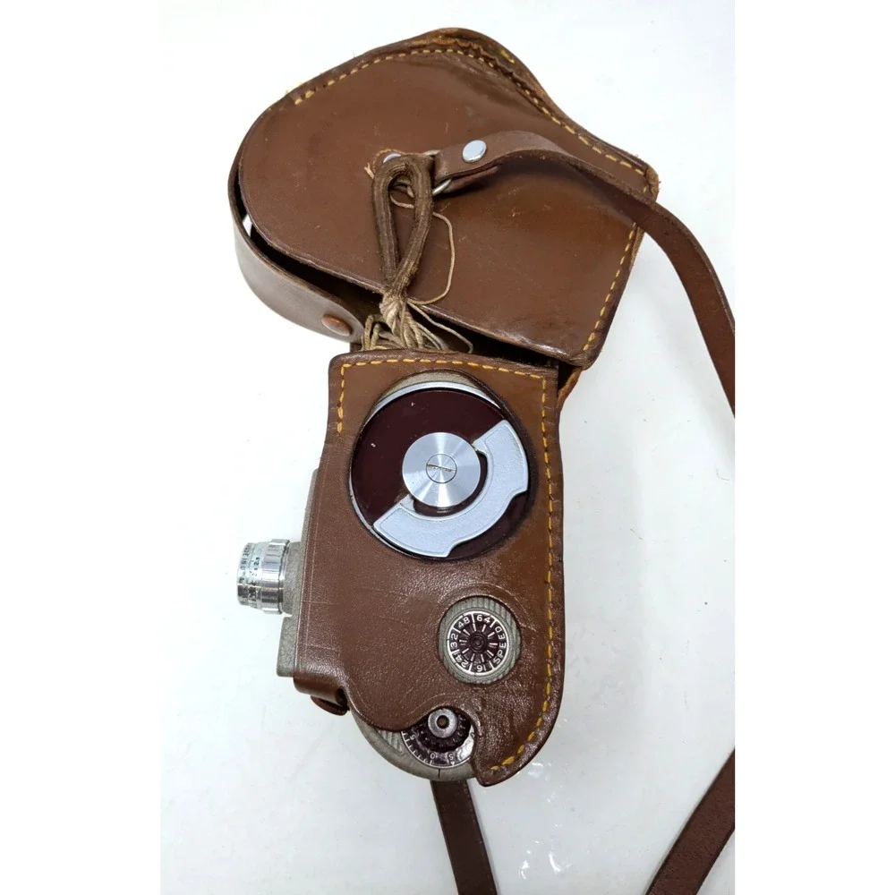 VTG BELL & HOWELL 8MM 134 MOVIE CAMERA W/ Leather Case USA 1954